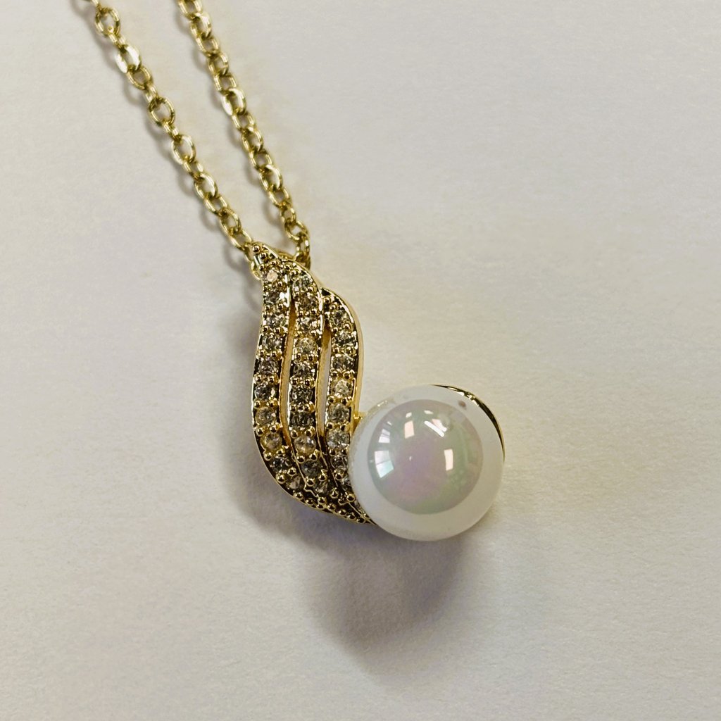 Gold 0.5 Ct Zircon Pearl Phenix Pendant Necklace